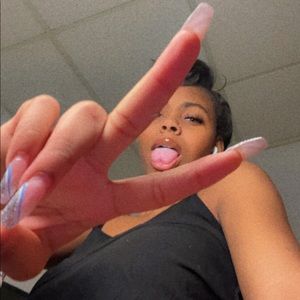 Meet your Posher, Janelle